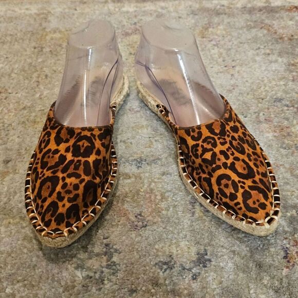 NWOT Paola Leopard Slip On Flats Size 41 - Picture 2 of 8